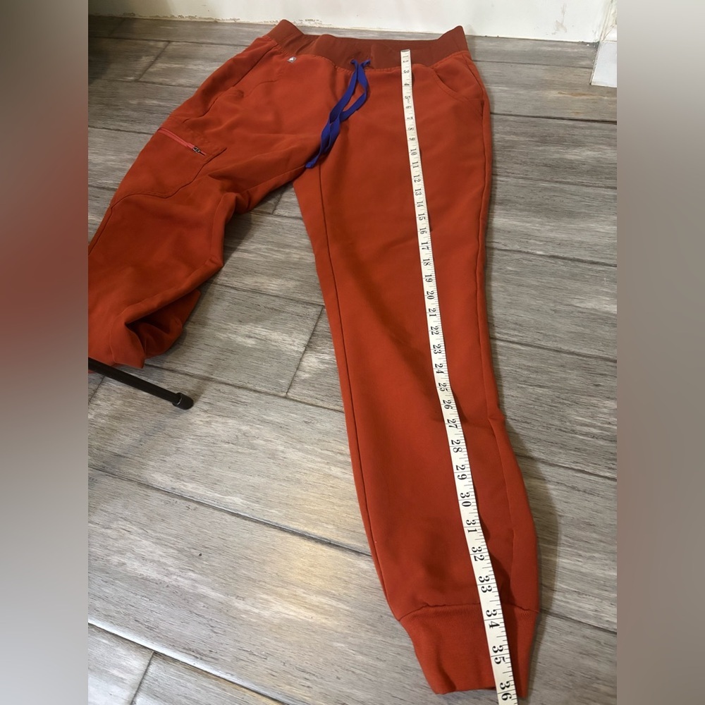 FIGS Bundle Zamora Jogger Scrub Pants - Rust & Graphite Gray - Picture 15 of 15